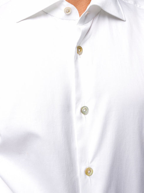 spread-collar shirt